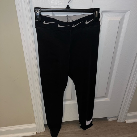 Nike Leggings - Picture 2 of 6